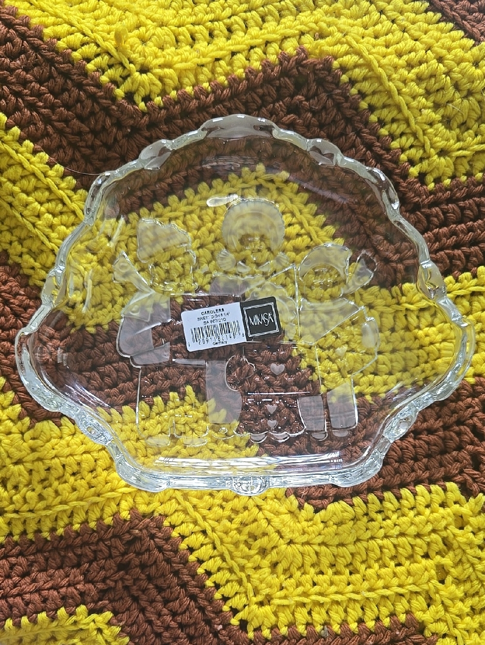 8.25-inch clear glass sweet dish from the Mikasa Celebrations Caroler Vtg